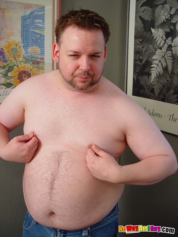 Chubby white guy takes off his clothes and  - XXX Dessert - Picture 4