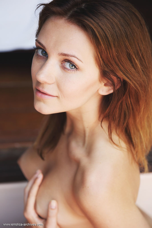 Angelic teen with the innocent eyes takes o - XXX Dessert - Picture 16