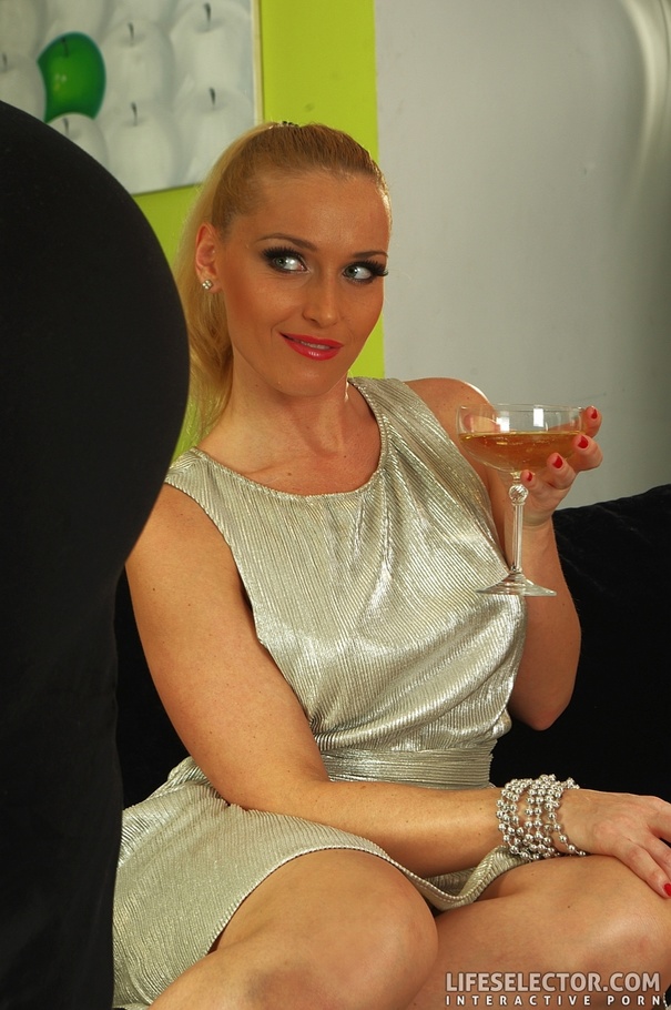 Sexy brunette milf is having hot lesbian ad - XXX Dessert - Picture 7