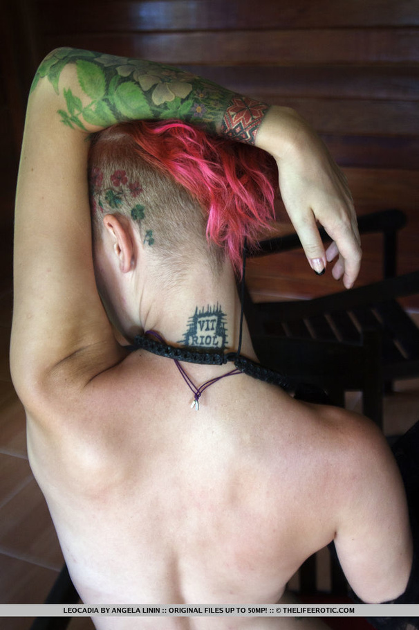 Inked girl in high socks poses naked on the - XXX Dessert - Picture 6