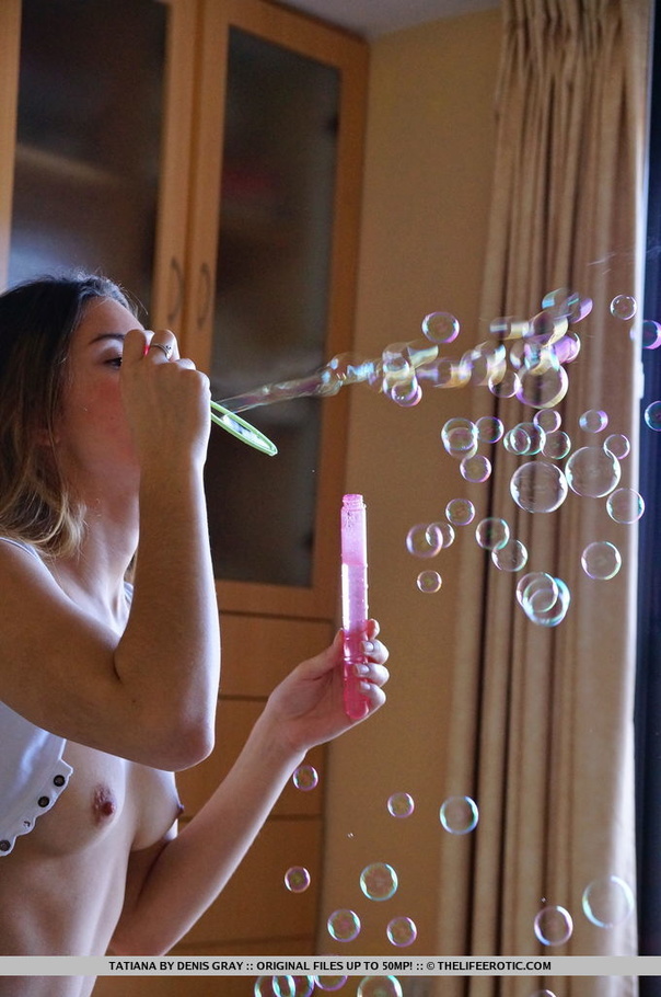 Horny blonde uses a bubble wand to pleasure - XXX Dessert - Picture 4