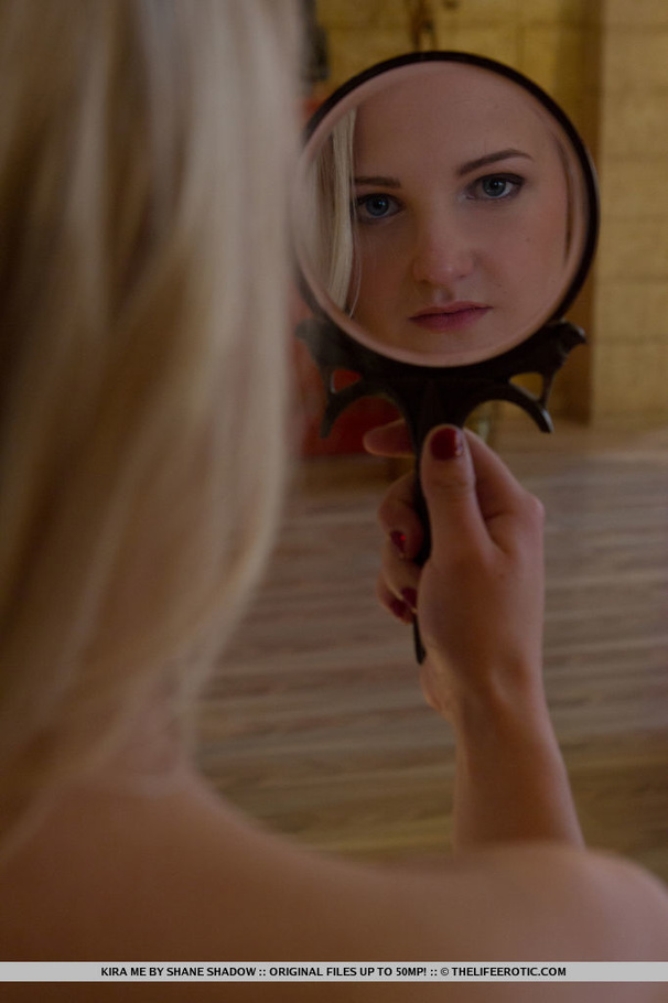 Beautiful blonde in leather rubs her cunt n - XXX Dessert - Picture 3
