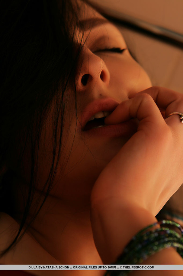 Brunette in booty shorts gets naked and tak - XXX Dessert - Picture 5