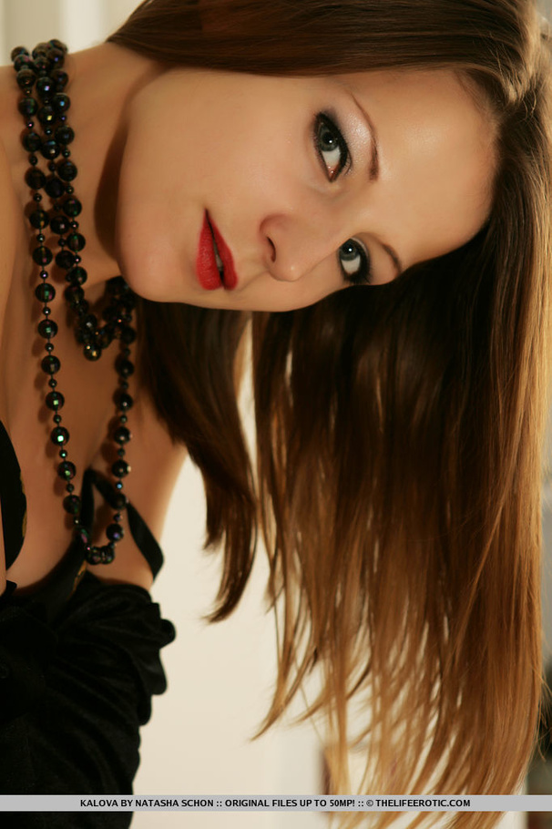 Tight blonde in lingerie teases her naked b - XXX Dessert - Picture 4