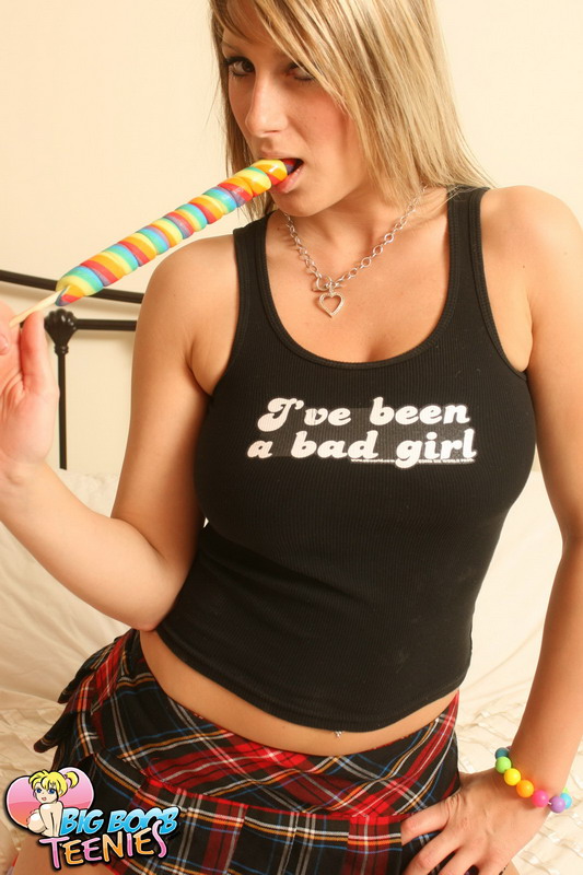 Sweet blonde in black top and short checker - XXX Dessert - Picture 3