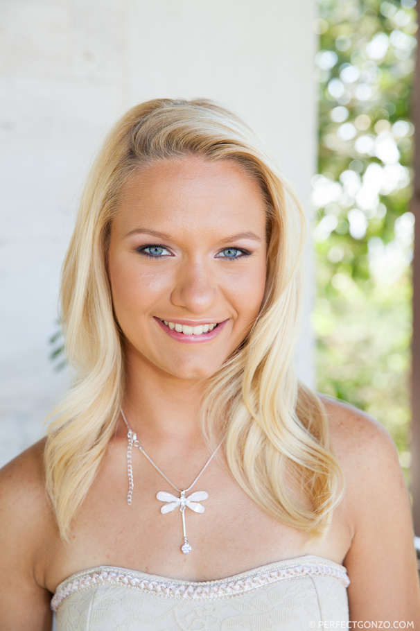 Blonde babe shows off her sexy bubble butt  - XXX Dessert - Picture 5