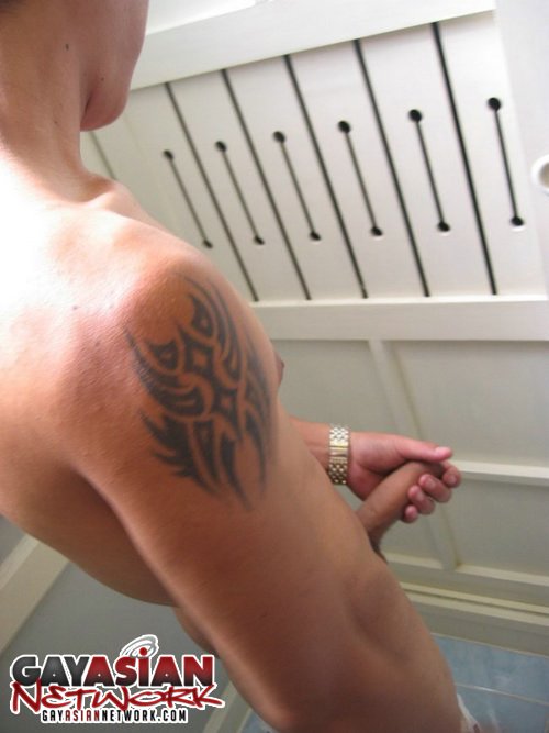 Asian stud pose outdoor before he goes insi - XXX Dessert - Picture 11