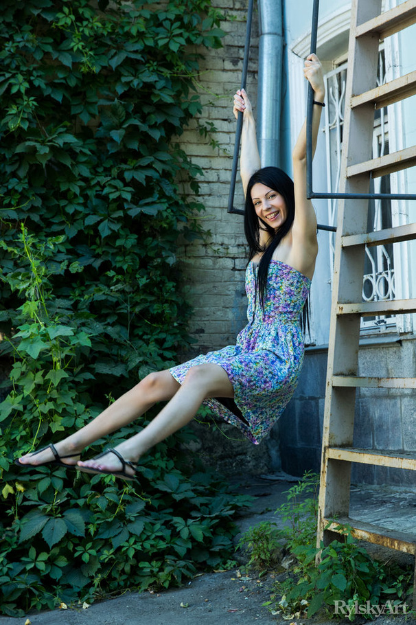 Chick in sexy dress bends hot outdoor by gr - XXX Dessert - Picture 13