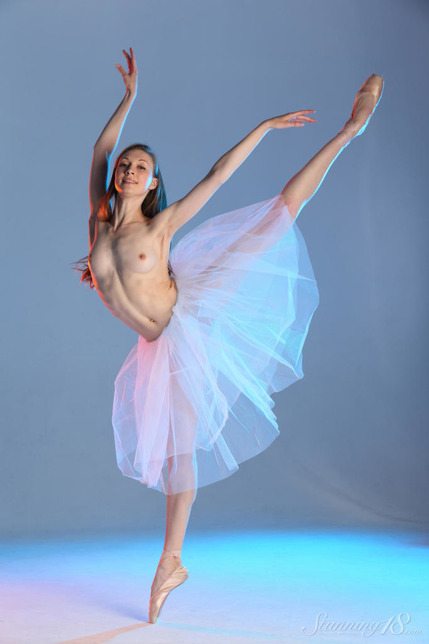 Beautiful long haired chick ballerina loves - XXX Dessert - Picture 4