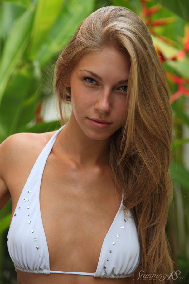 Cute blonde chick with freckles plays on th - XXX Dessert - Picture 16