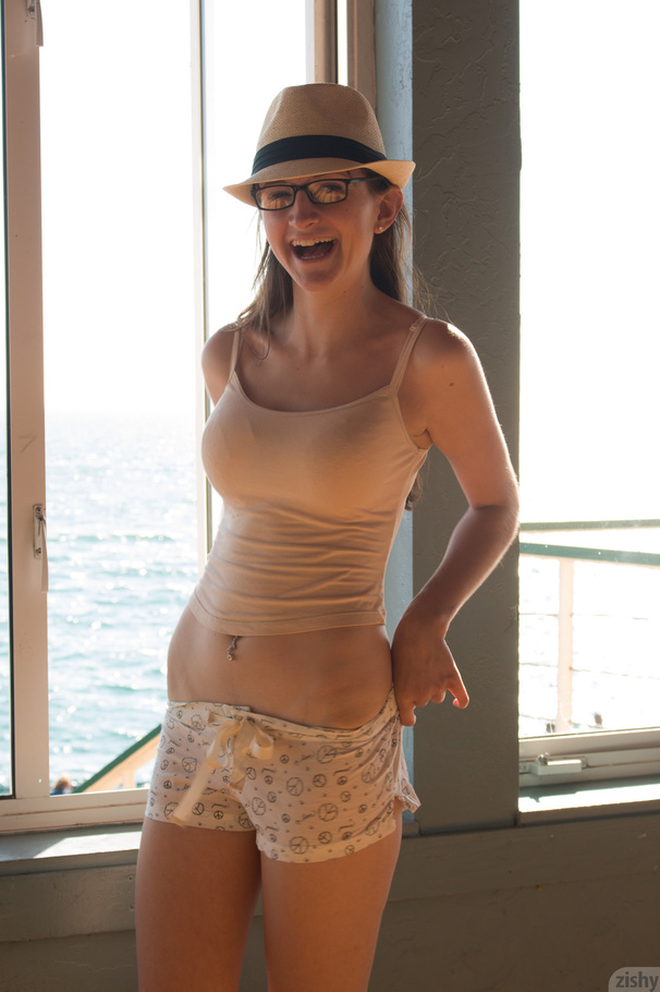Playful princess pulls down her white short - XXX Dessert - Picture 8
