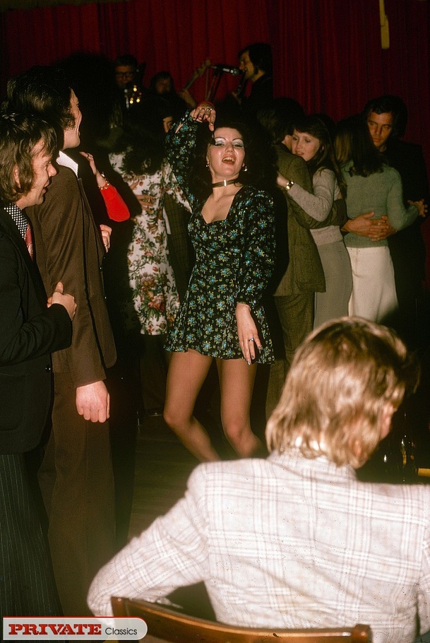 Stunning hottie with luscious body in multi - XXX Dessert - Picture 1