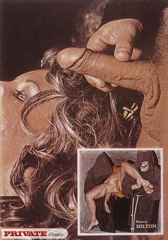 Blonde hottie dislays her juicy tits and st - XXX Dessert - Picture 12