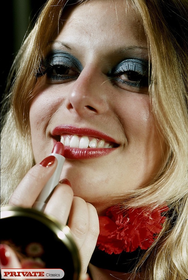 Luscious blonde strips off her black and wh - XXX Dessert - Picture 4