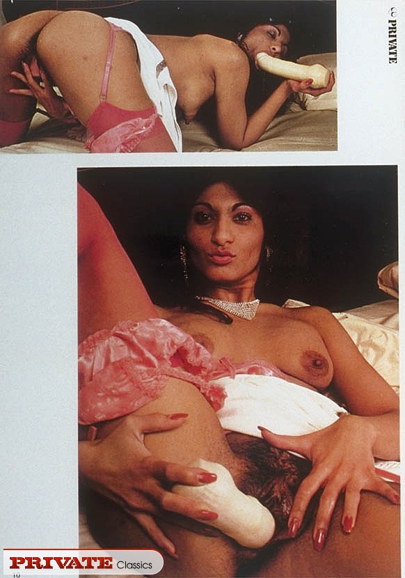 Naked chick expose her indulging boobs and  - XXX Dessert - Picture 1