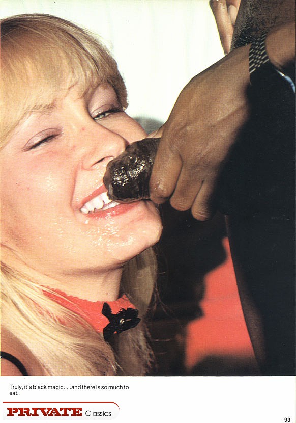 Blonde babe displays her steaming hot body  - XXX Dessert - Picture 12