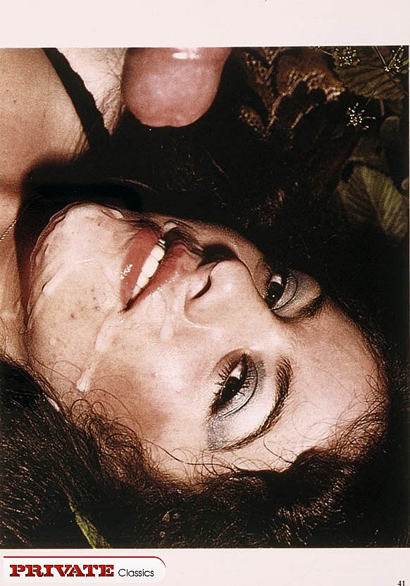 Blonde hottie with banging body spreads her - XXX Dessert - Picture 4