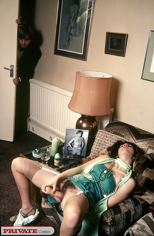 Alluring hottie with sizzling hot body in g - XXX Dessert - Picture 2