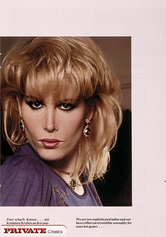 Hot babe displays her stunning body outdoor - XXX Dessert - Picture 7