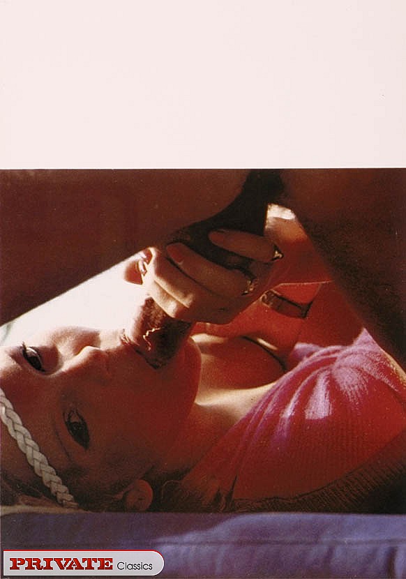 Hot babe displays her stunning body outdoor - XXX Dessert - Picture 12