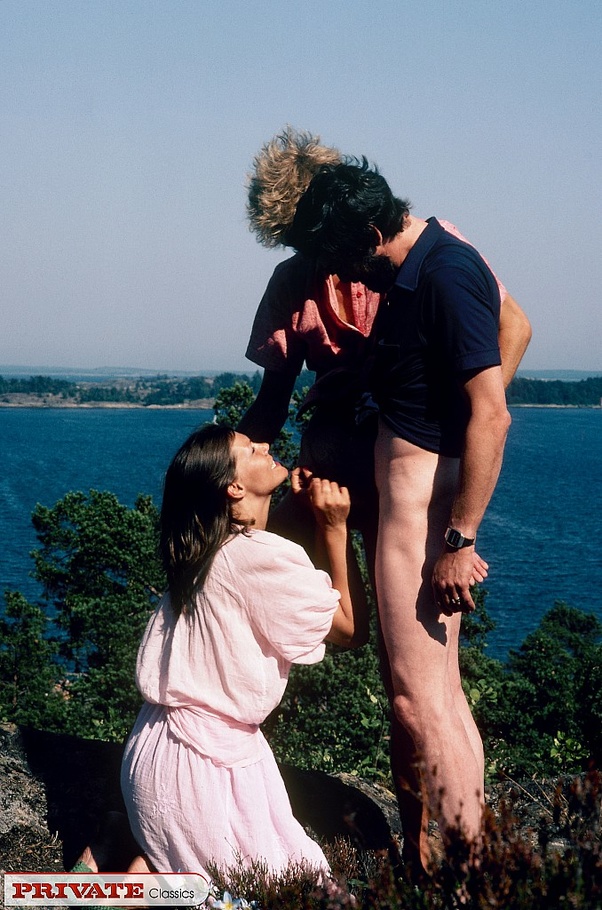 Smoking hot blondes and brunettes shows the - XXX Dessert - Picture 4