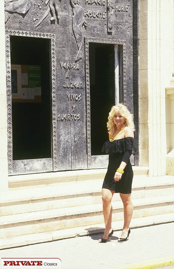 Banging babe teases two handsome boys with  - XXX Dessert - Picture 7