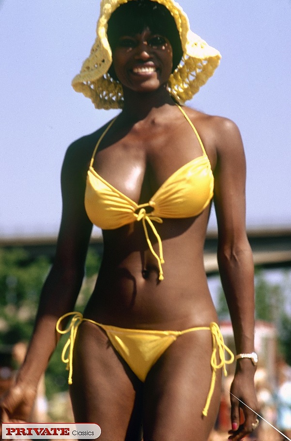 Luscious black hottie displays her alluring - XXX Dessert - Picture 10