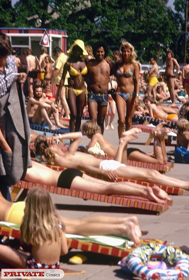 Gorgeous ebony pose her hot curves wearing  - XXX Dessert - Picture 11