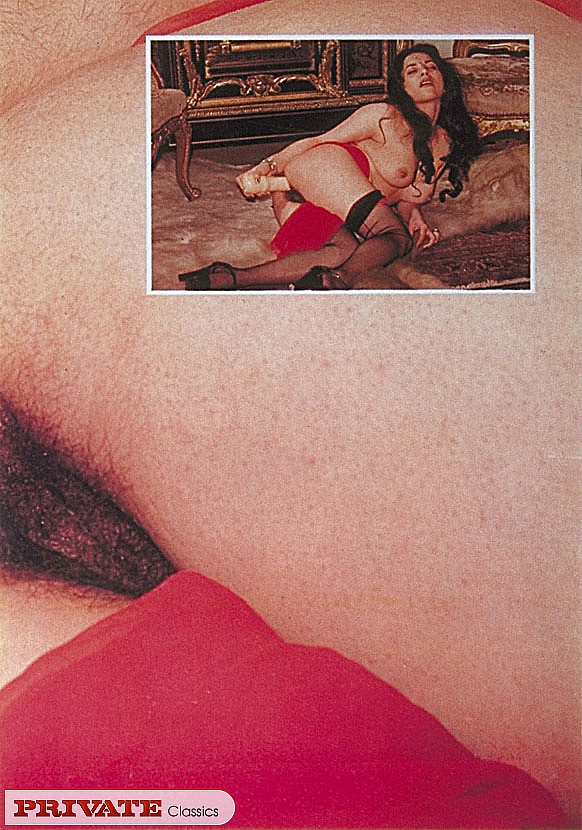 Naked chick displays her foxy body with ind - XXX Dessert - Picture 10