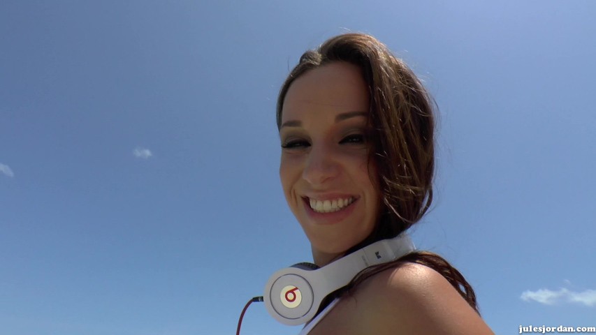 Big booty brunette gets licked and pumped on the sofa. - XXXonXXX - Pic 1