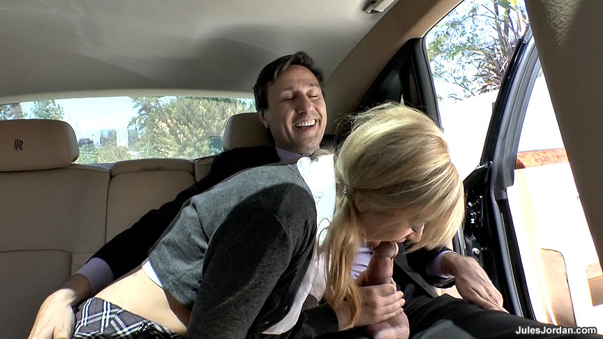 Horny student slut seduces her driver for h - XXX Dessert - Picture 14