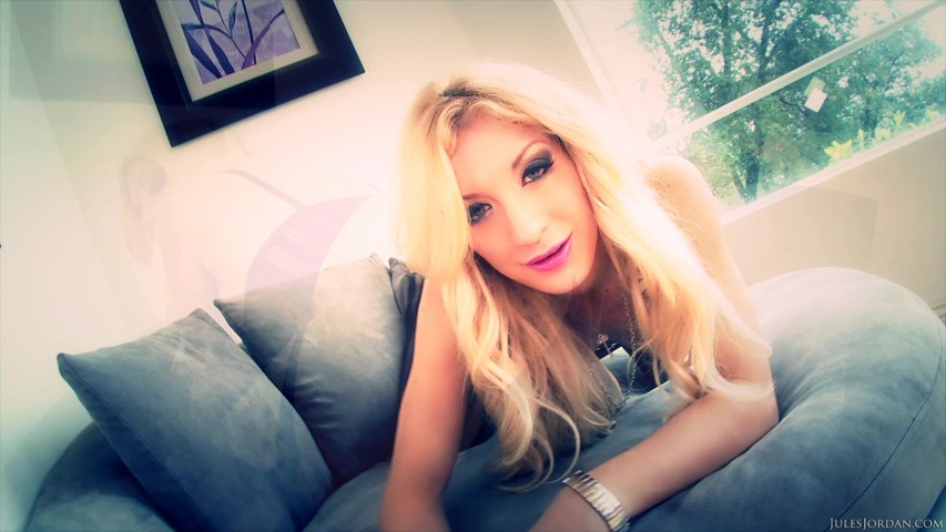 Blonde babe in hot black lingerie rides hung black cock on couch. - XXXonXXX - Pic 3