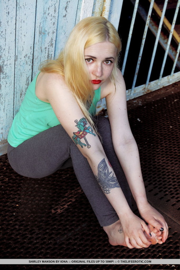 Amazing blonde with a perfect body with tat - XXX Dessert - Picture 1