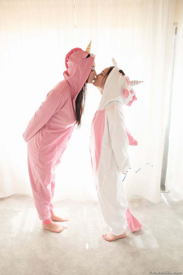 Steaming hot babes in pink and white unifor - XXX Dessert - Picture 5