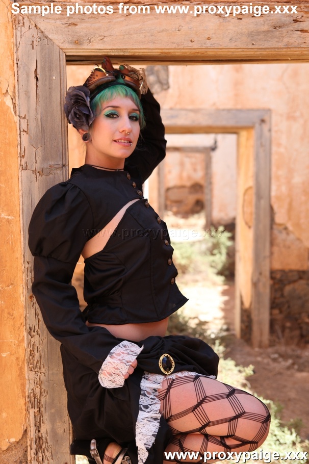 Green-haired girl in black outfit and fishnet stockings fisting her own pooper outdoors - XXXonXXX - Pic 8