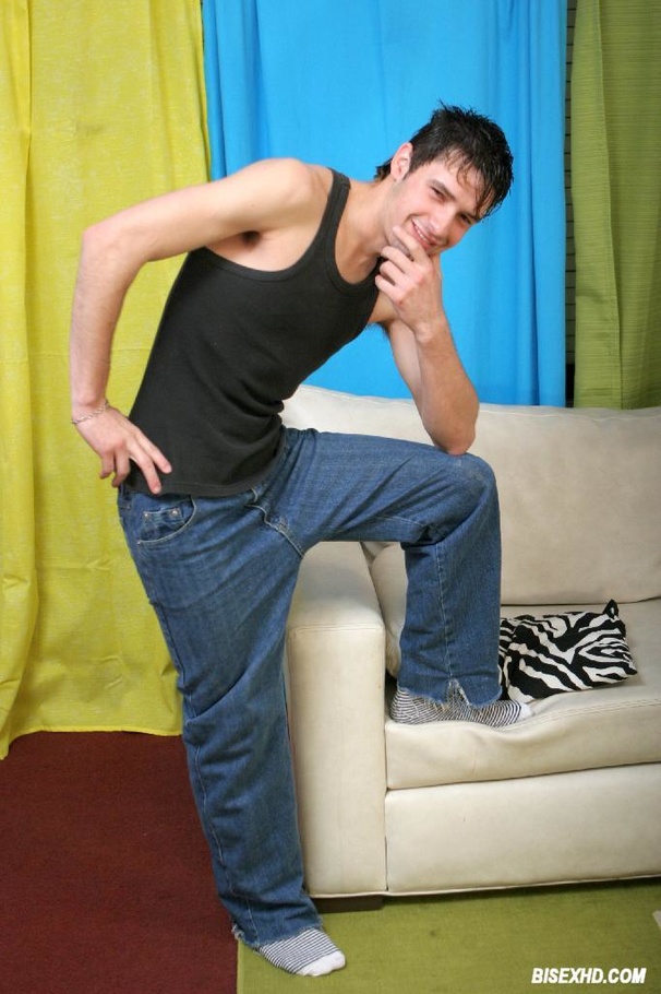 Dazzling brunette wearing jeans and black belt makes sure she pleases two big cocks having fun between them too - XXXonXXX - Pic 2