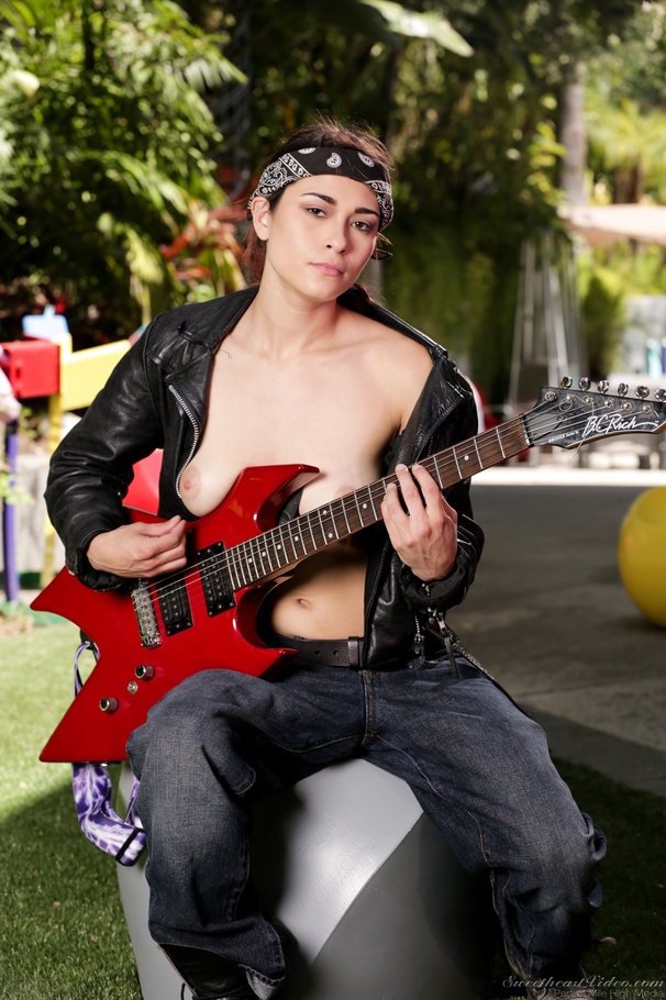 Half-naked guitar player performs stripteas - XXX Dessert - Picture 1