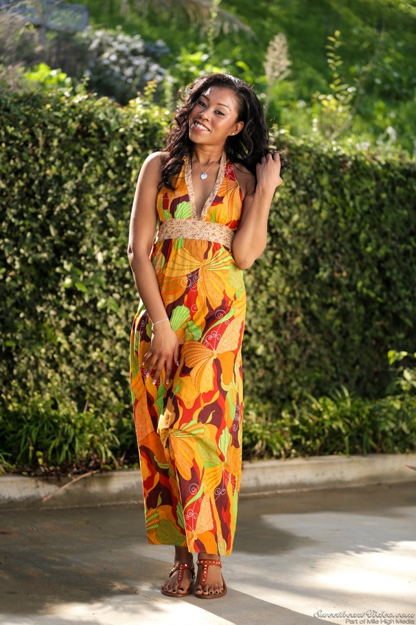 Ebony girl in floral dress and green pantie - XXX Dessert - Picture 1