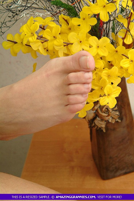 Smoking hot granny displays her skinny body - XXX Dessert - Picture 5