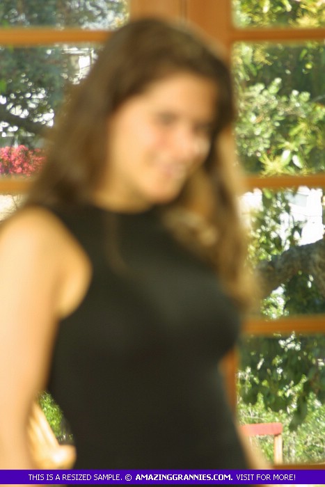 Gorgeous babe displays her steaming hot bod - XXX Dessert - Picture 7