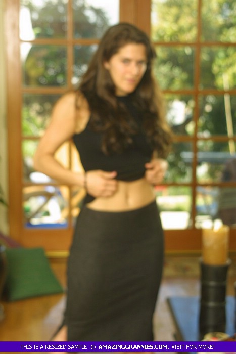 Gorgeous babe displays her steaming hot bod - XXX Dessert - Picture 12