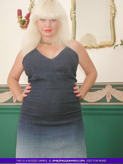 Mature blonde displays her fat body in blue - XXX Dessert - Picture 11