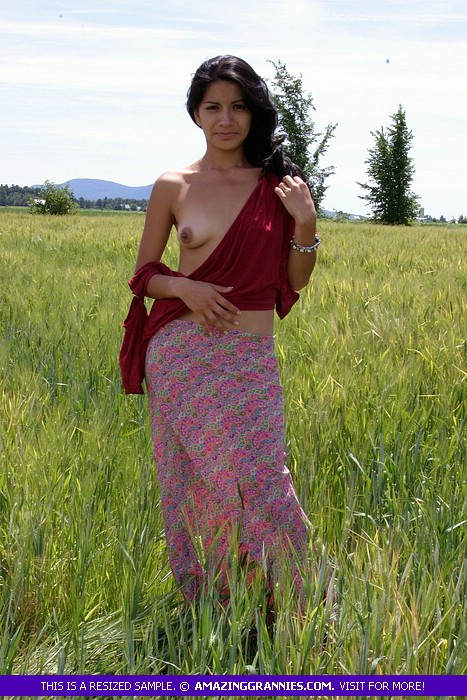 Sweet MILF display her alluring body in a g - XXX Dessert - Picture 7