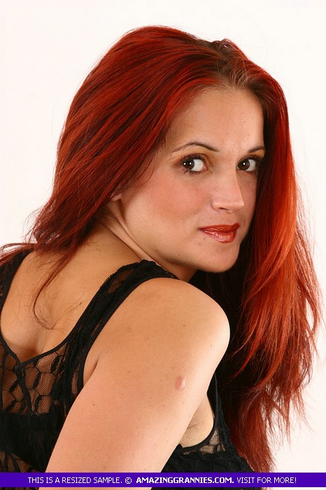 Luscious MILF teases with her seductive bod - XXX Dessert - Picture 6