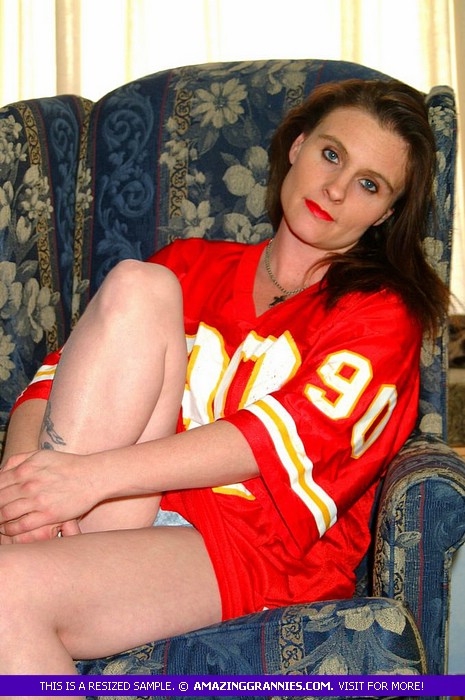 Stunning MILF displays her banging body in  - XXX Dessert - Picture 2