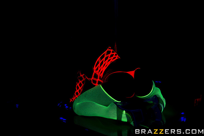 Colorfully dressed fishnet-wearing stripper - XXX Dessert - Picture 8