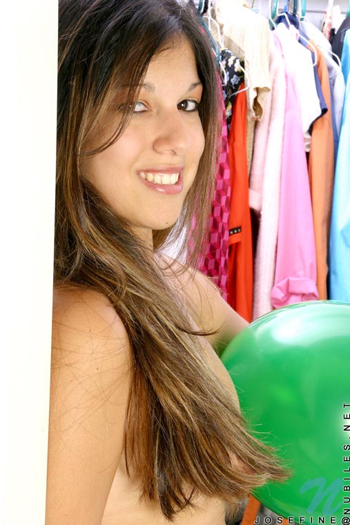 Delightful brunette covered with colorful b - XXX Dessert - Picture 7