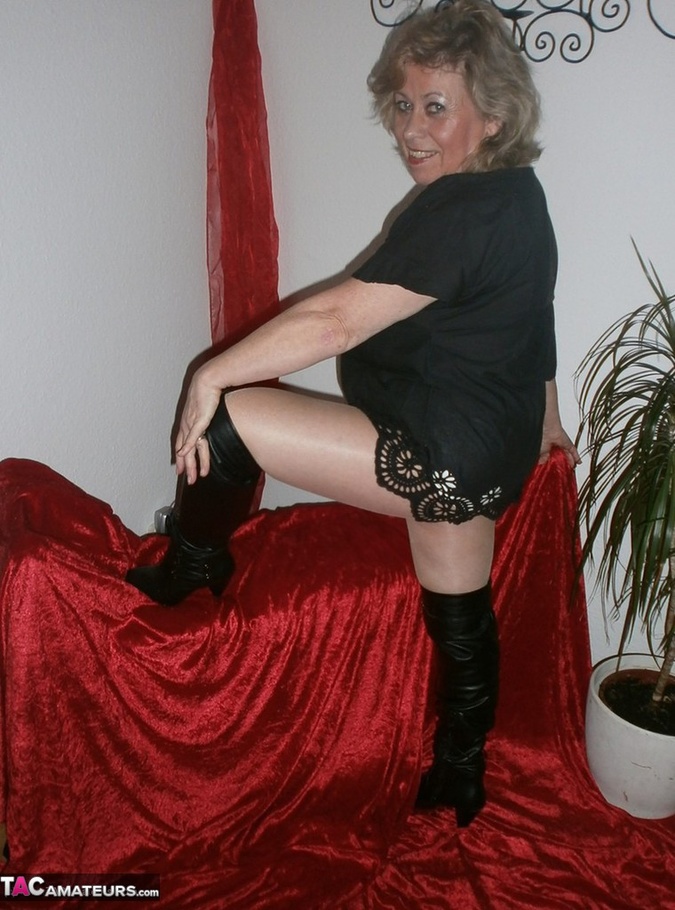 Big breasted milf teases with her curves and takes off her panties - XXXonXXX - Pic 4