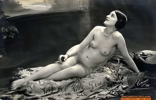 This alluring, petite, tramp poses very sed - XXX Dessert - Picture 1