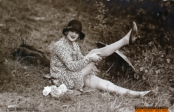 This petite beauty poses seductively on the - XXX Dessert - Picture 1